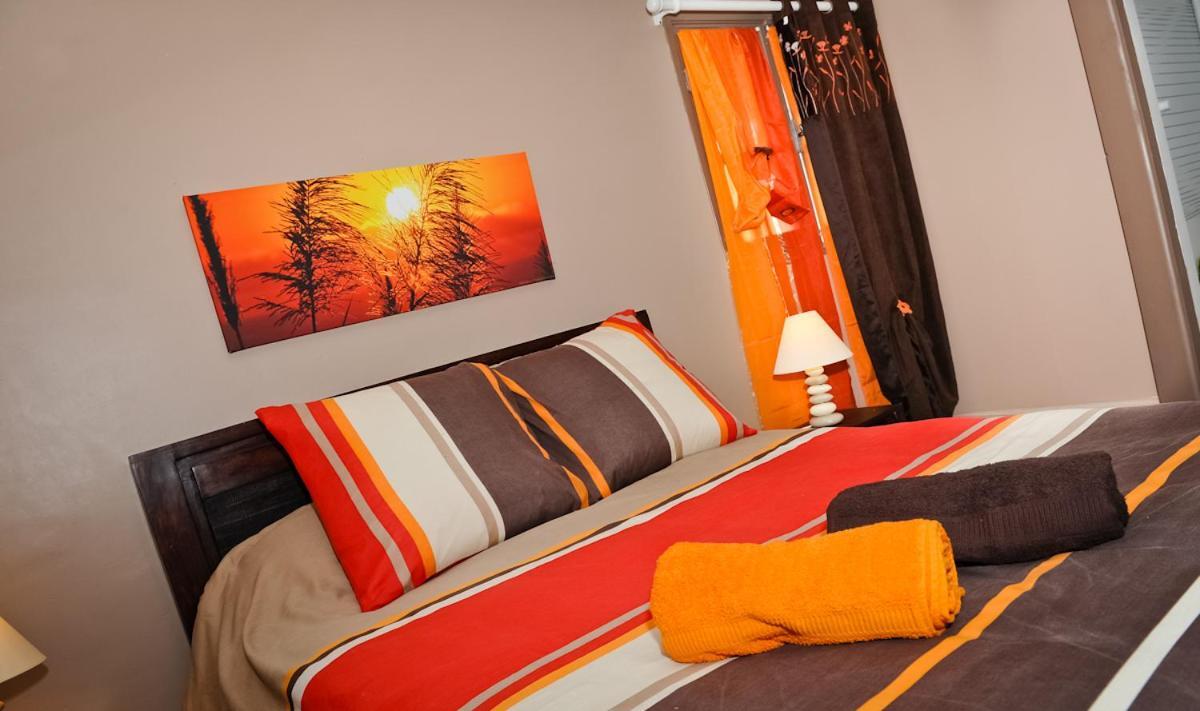 Hotel Le Ruisseau Saint-Paul Esterno foto